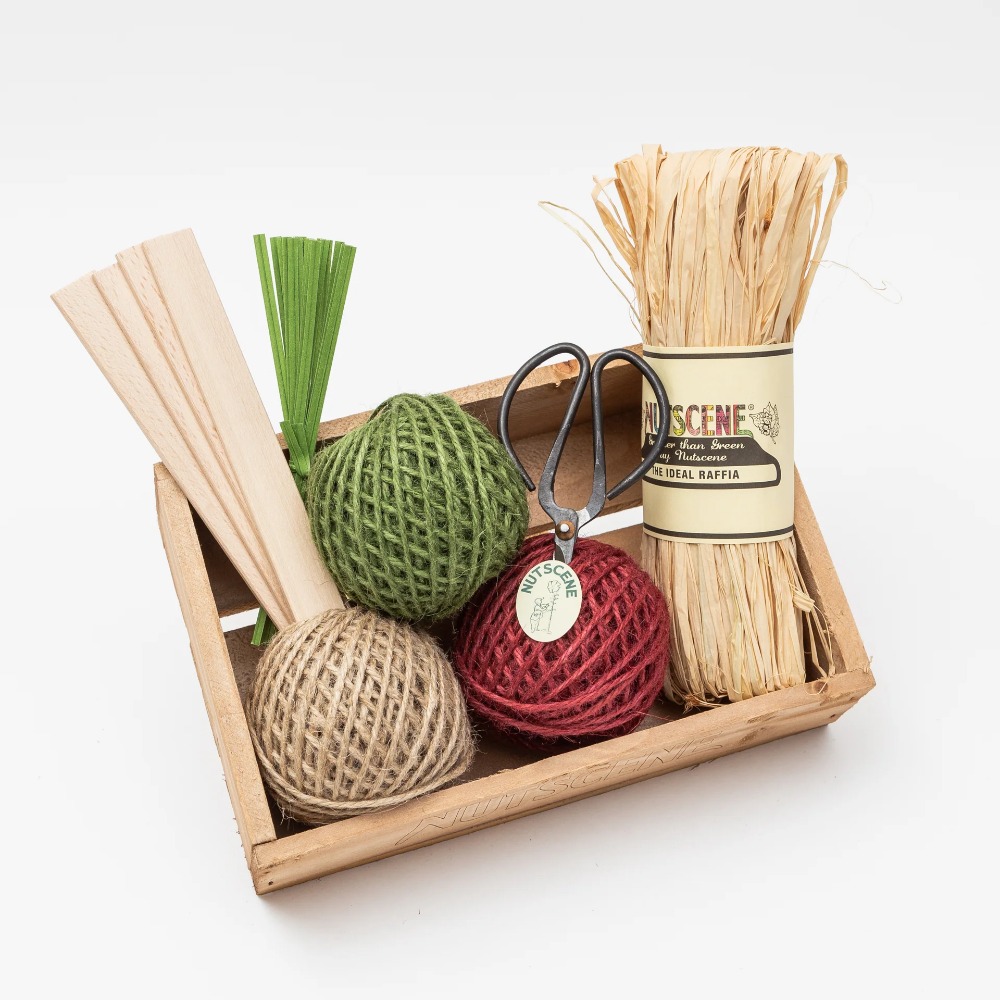 Geschenk-Box: Strick und Schere - traditionell